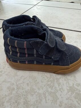 Vans sk8 reissue navy with stripes and gum sole- size 6
